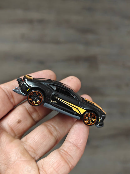 Hot Wheels 2018 COPO Camaro Neon Speeders - Black (Uncarded - New) - Kinder Logs