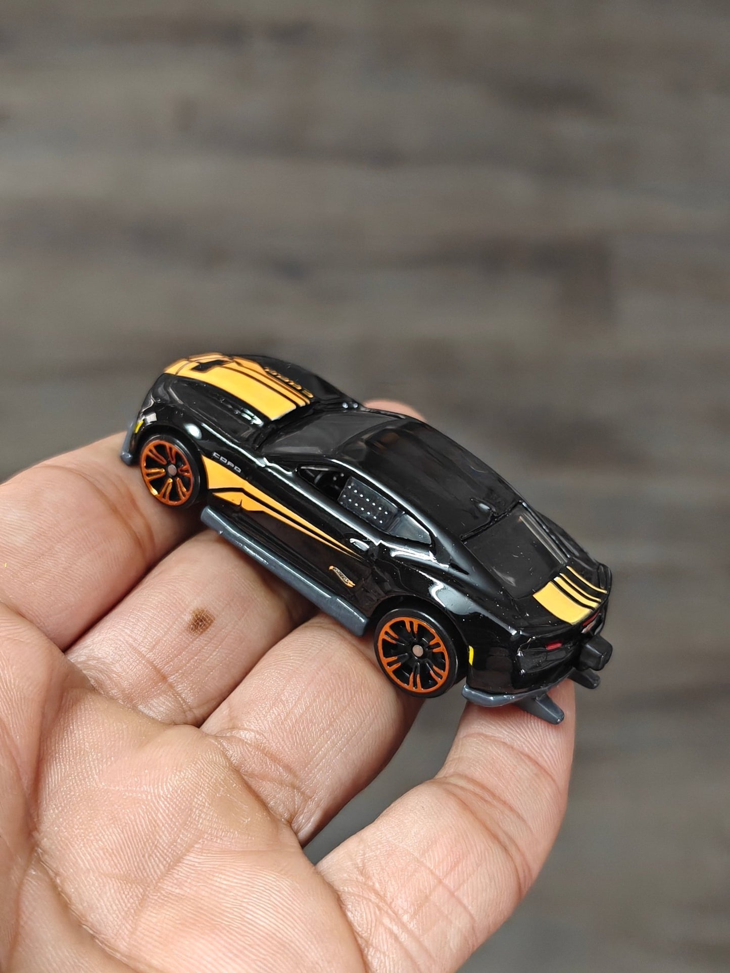 Hot Wheels 2018 COPO Camaro Neon Speeders - Black (Uncarded - New) - Kinder Logs