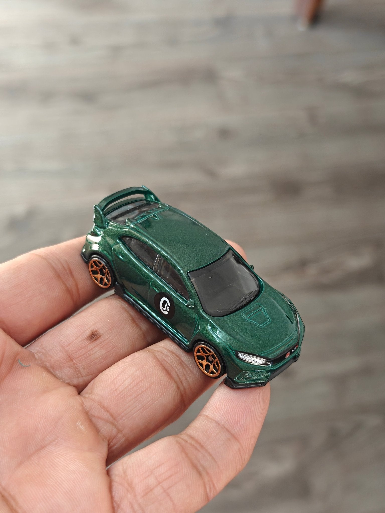 Hot Wheels 2018 Honda Civic Type R - Green (Uncarded - New) - Kinder Logs