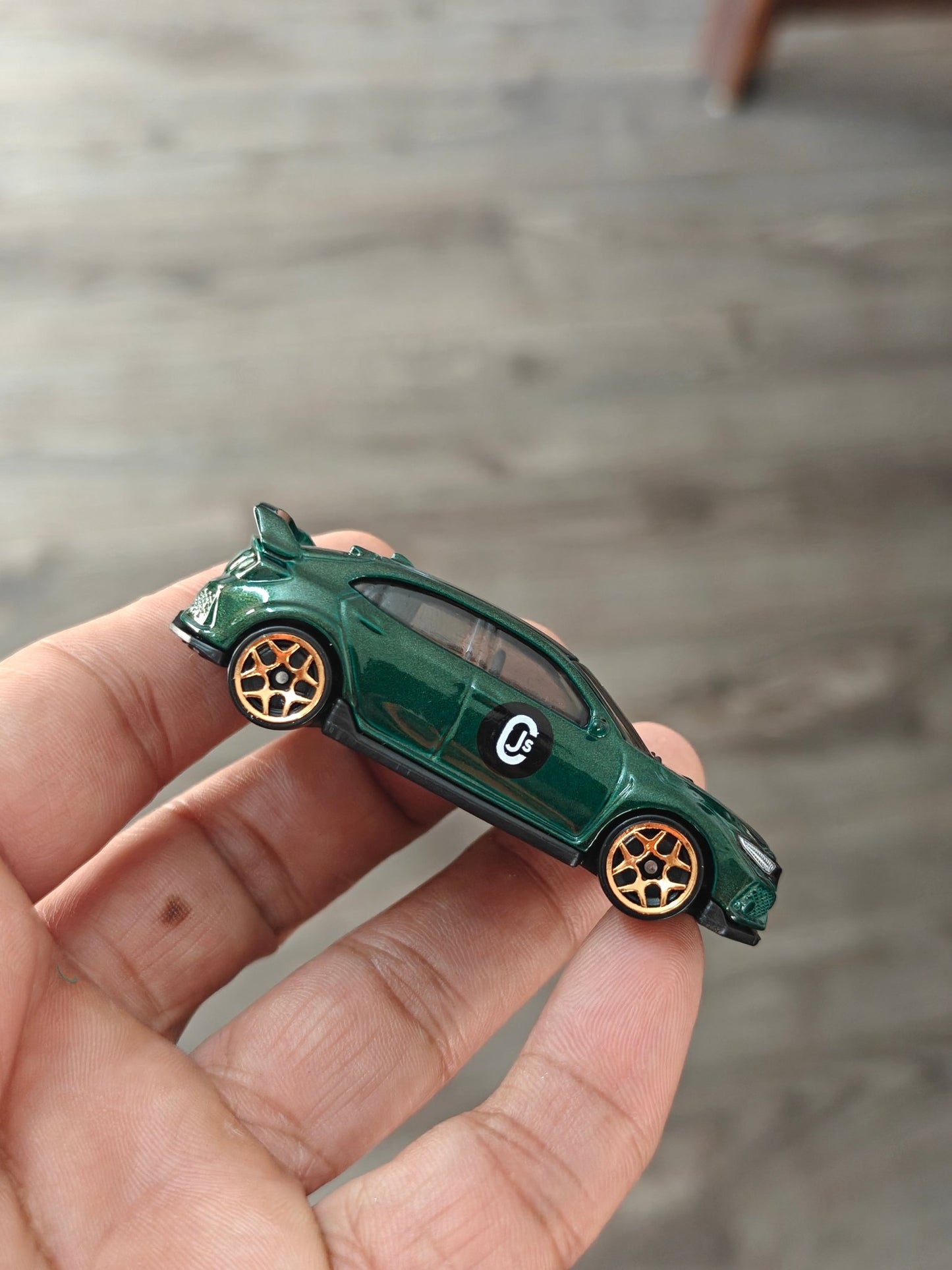 Hot Wheels 2018 Honda Civic Type R - Green (Uncarded - New) - Kinder Logs