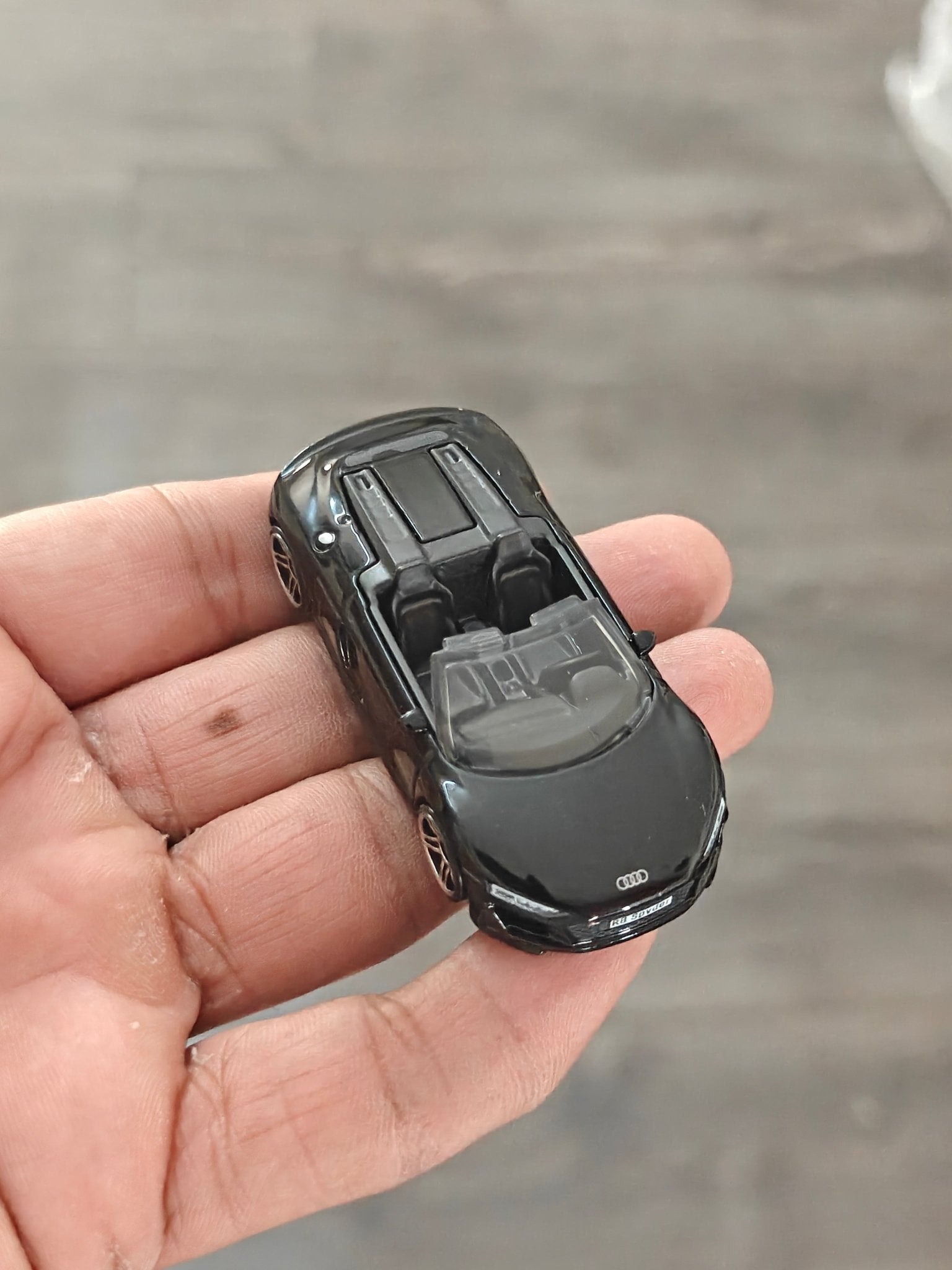 Hot Wheels 2019 Audi R8 Spyder - Black (Uncarded - New) - Kinder Logs