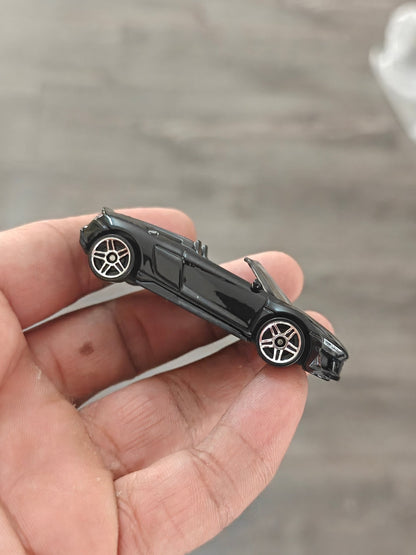 Hot Wheels 2019 Audi R8 Spyder - Black (Uncarded - New) - Kinder Logs