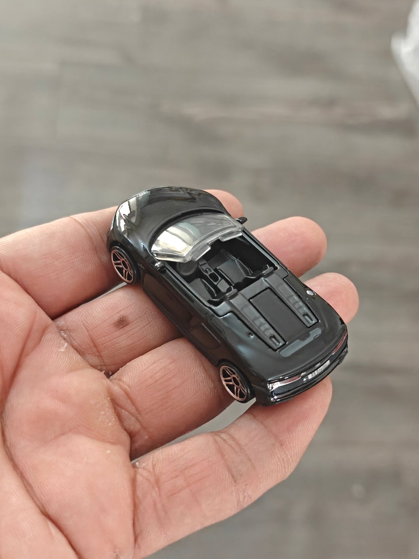 Hot Wheels 2019 Audi R8 Spyder - Black (Uncarded - New) - Kinder Logs