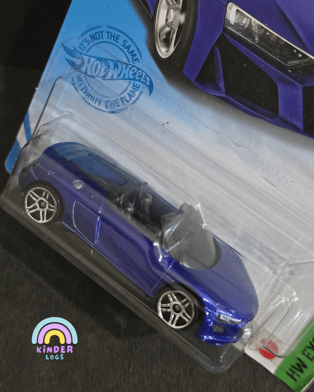Hot Wheels 2019 Audi R8 Spyder - Purplish Blue (Imported) - Kinder Logs