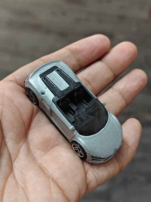 Hot Wheels 2019 Audi R8 Spyder - Silver (Uncarded - New) - Kinder Logs