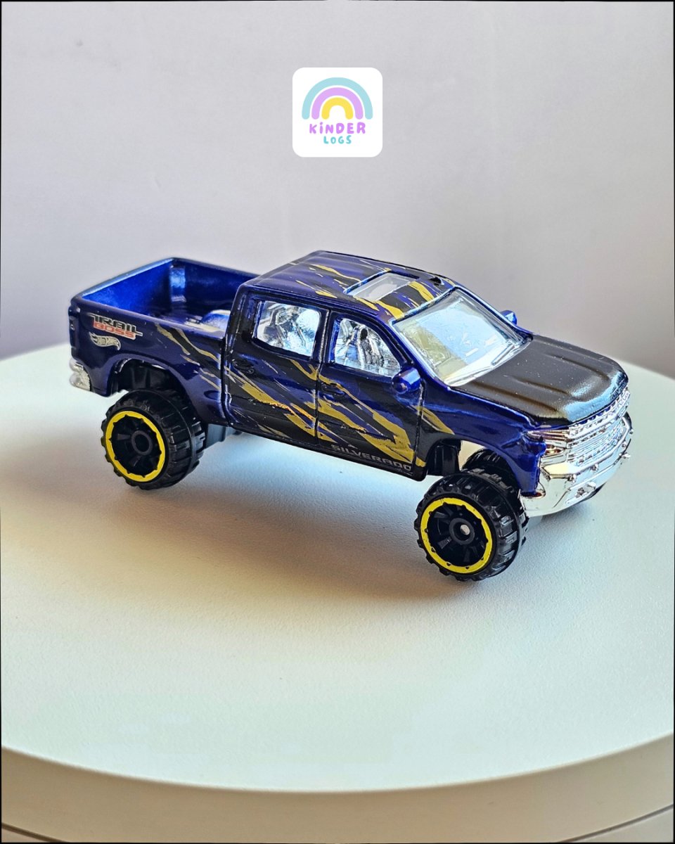 Hot Wheels 2019 Chevrolet Silverado Trail Boss LT - Blue (Uncarded) - Kinder Logs