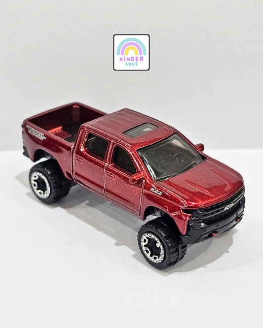 Hot Wheels 2019 Chevrolet Silverado Trail Boss LT (Uncarded) - Kinder Logs