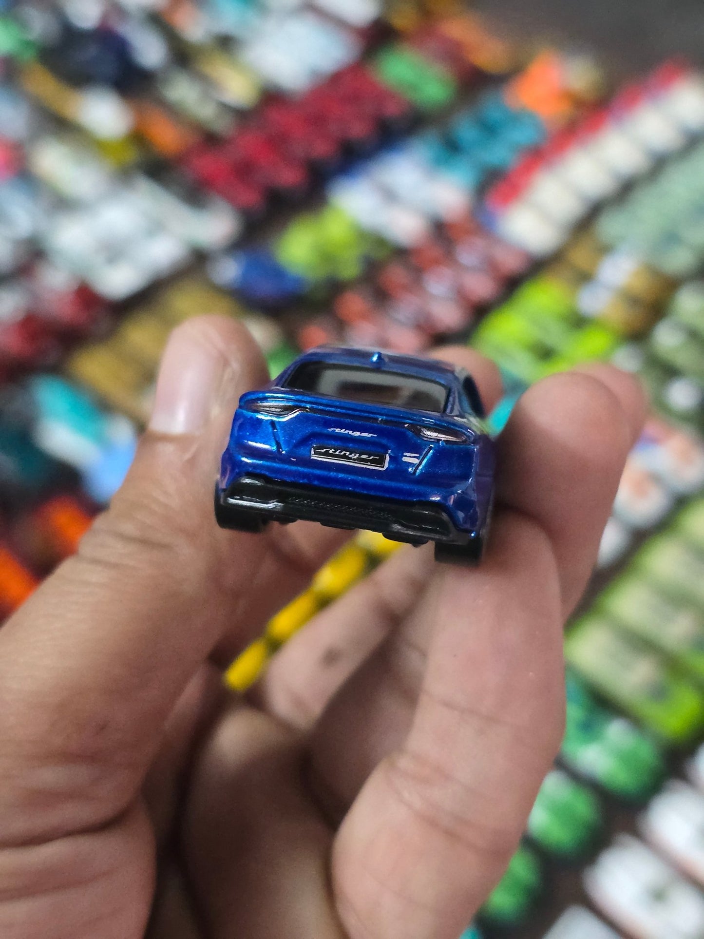 Hot Wheels 2019 Kia Stinger GT - Blue (Uncarded) - Kinder Logs