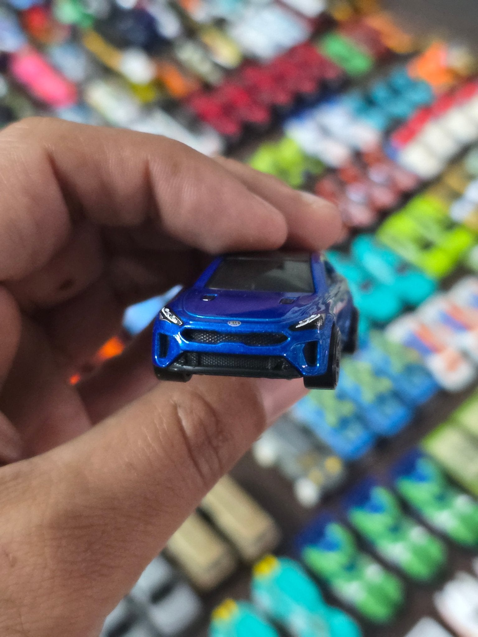 Hot Wheels 2019 Kia Stinger GT - Blue (Uncarded) - Kinder Logs