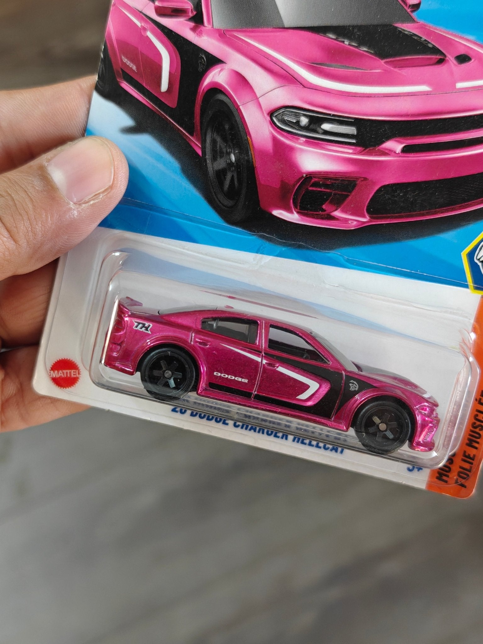 Hot Wheels 2020 Dodge Charger Hellcat Super Treasure Hunt (STH) - Kinder Logs