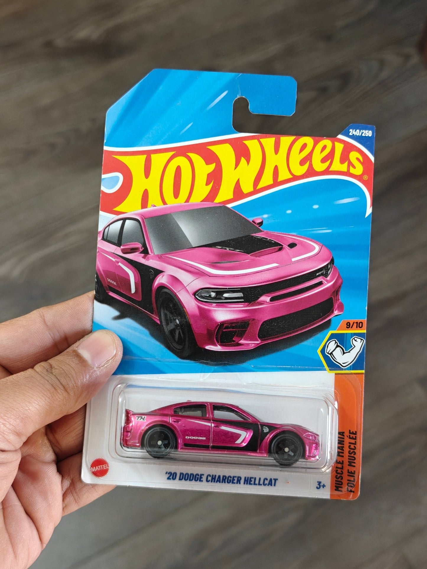 Hot Wheels 2020 Dodge Charger Hellcat Super Treasure Hunt (STH) - Kinder Logs