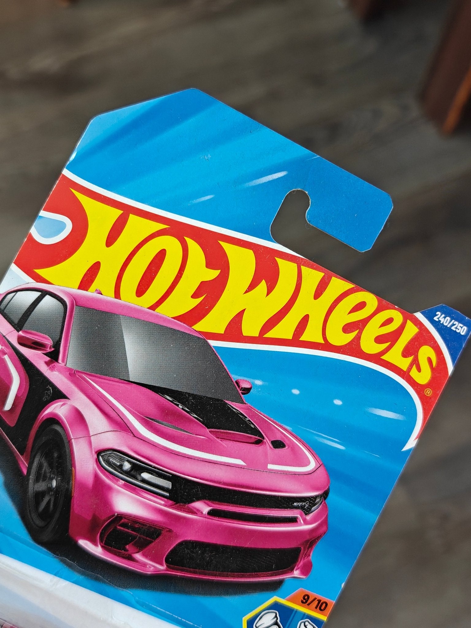 Hot Wheels 2020 Dodge Charger Hellcat Super Treasure Hunt (STH) - Kinder Logs