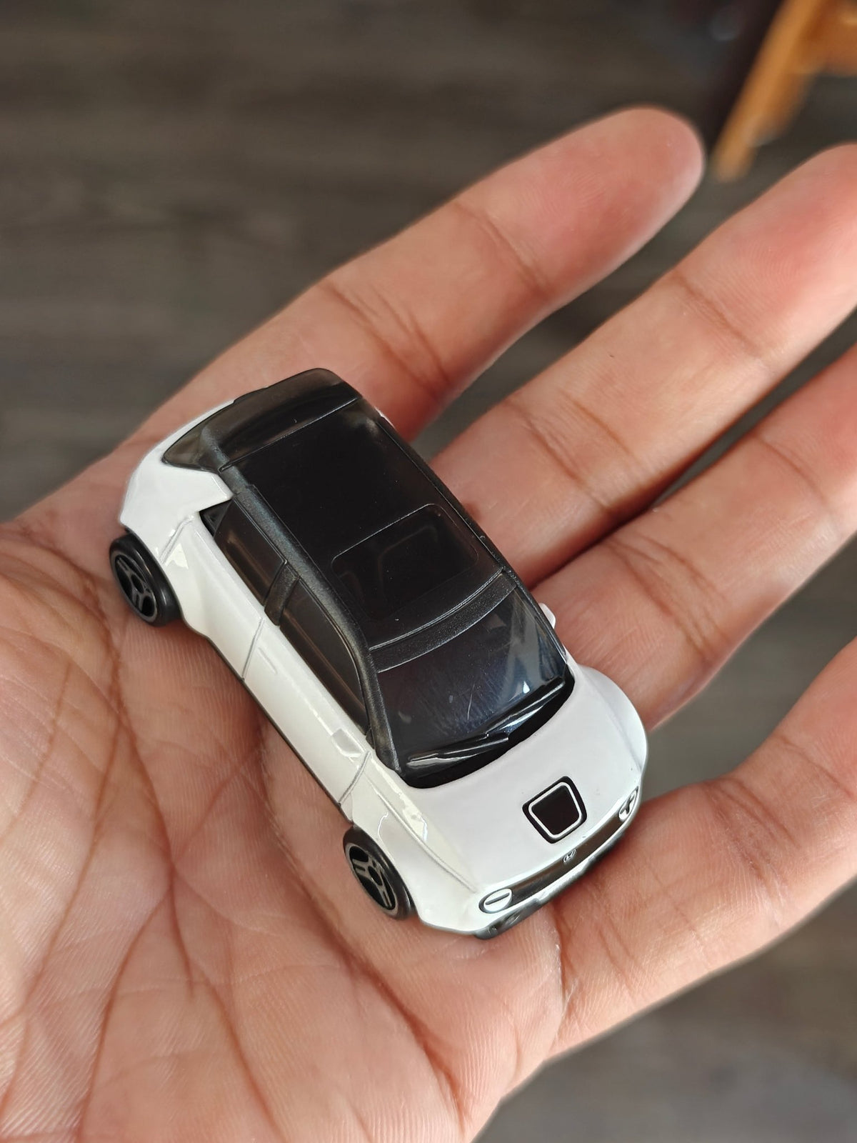 Hot Wheels 2020 Honda E Custom - White (Uncarded - New) - Kinder Logs