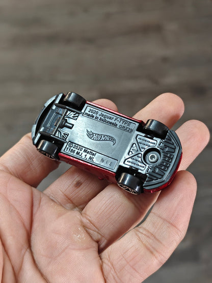 Hot Wheels 2020 Jaguar F - Type - Red (Uncarded - New) - Kinder Logs