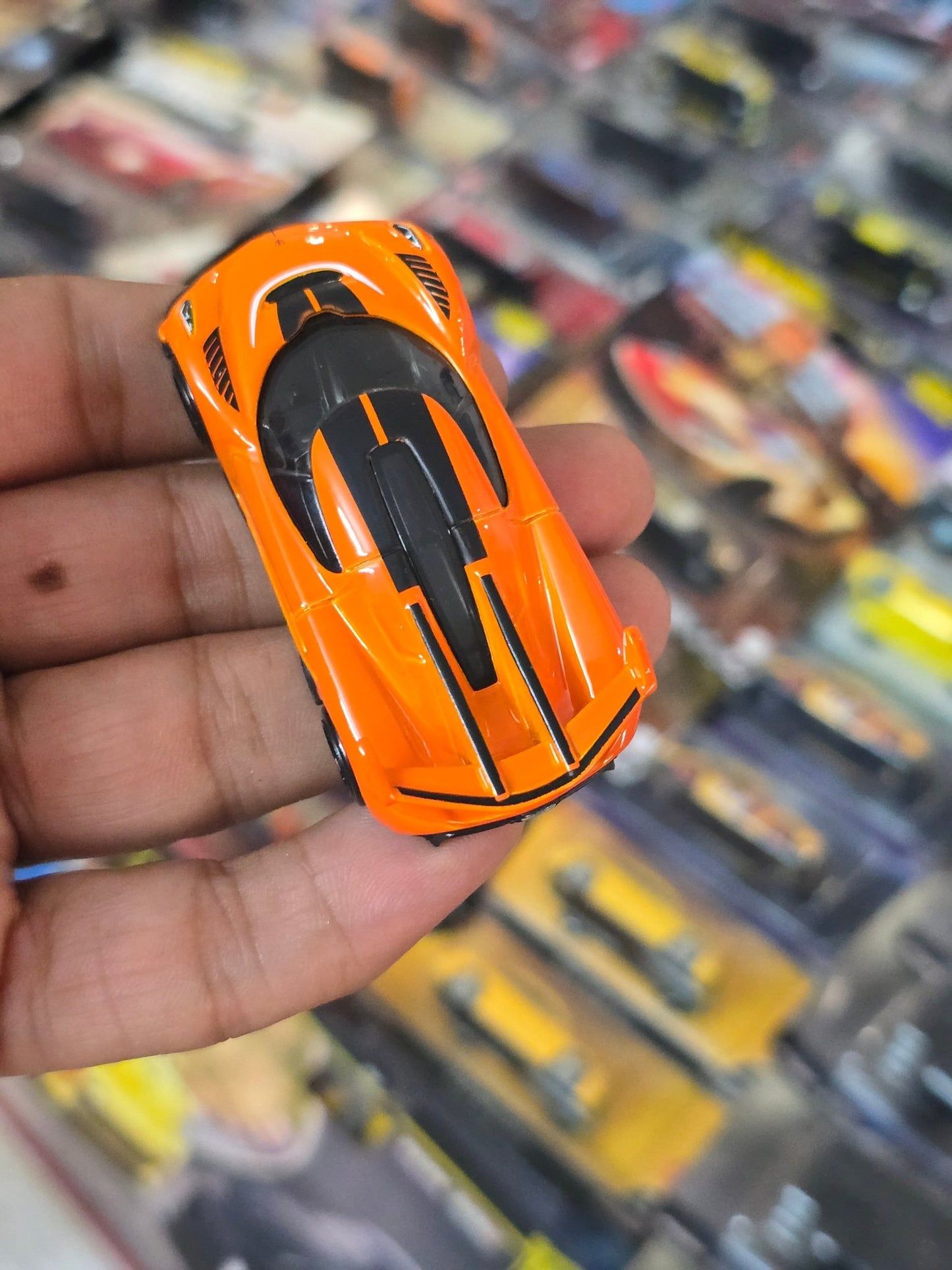 Hot Wheels 2020 Koenigsegg Jesko - Orange (Uncarded) - Kinder Logs
