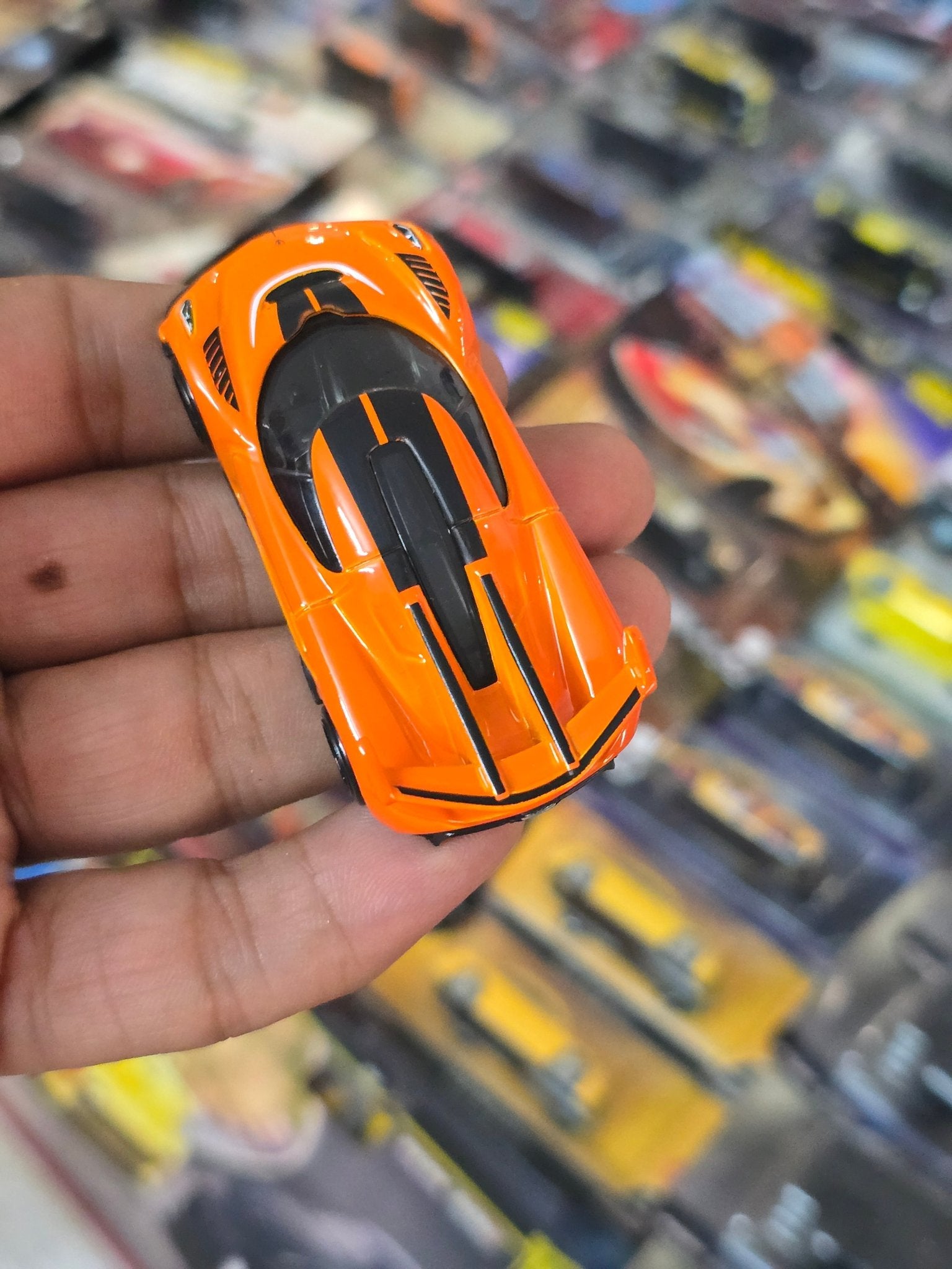 Hot Wheels 2020 Koenigsegg Jesko - Orange (Uncarded) - Kinder Logs