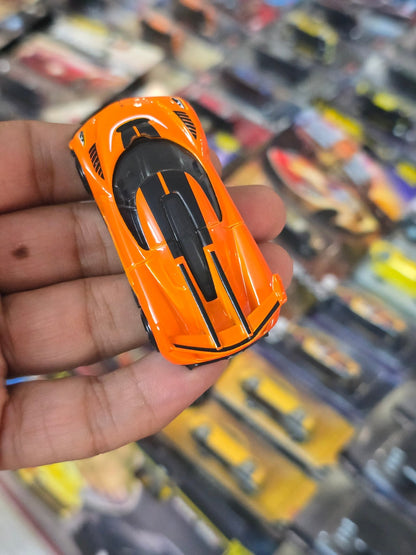 Hot Wheels 2020 Koenigsegg Jesko - Orange (Uncarded) - Kinder Logs
