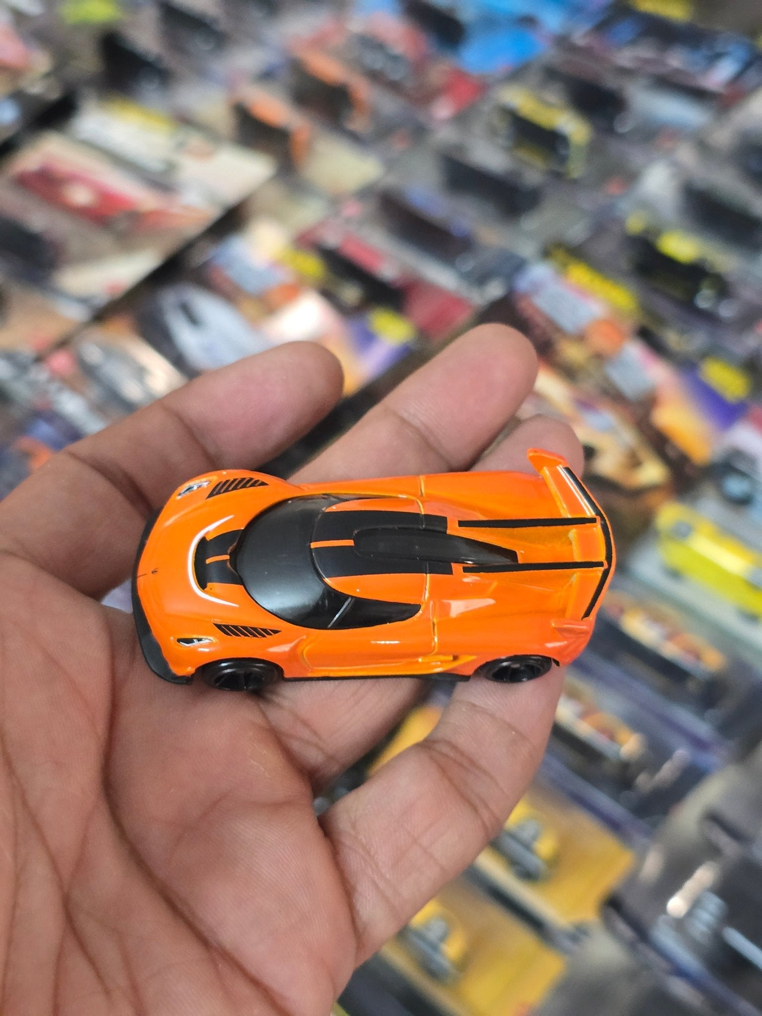 Hot Wheels 2020 Koenigsegg Jesko - Orange (Uncarded) - Kinder Logs