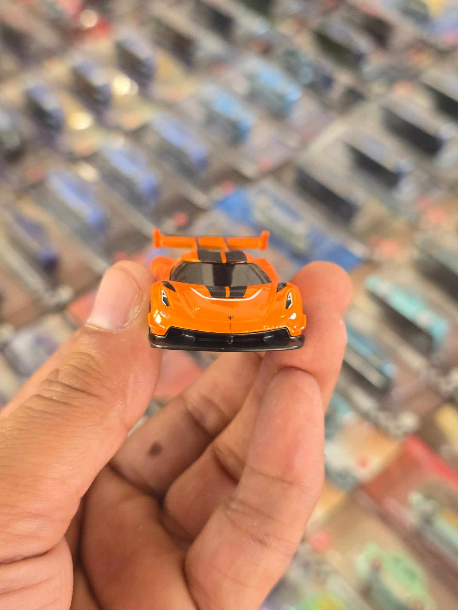 Hot Wheels 2020 Koenigsegg Jesko - Orange (Uncarded) - Kinder Logs
