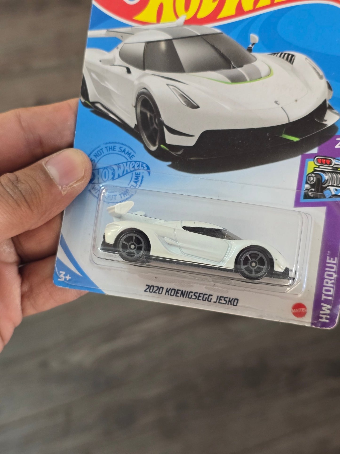 Hot Wheels 2020 Koenigsegg Jesko (White Color) - Kinder Logs