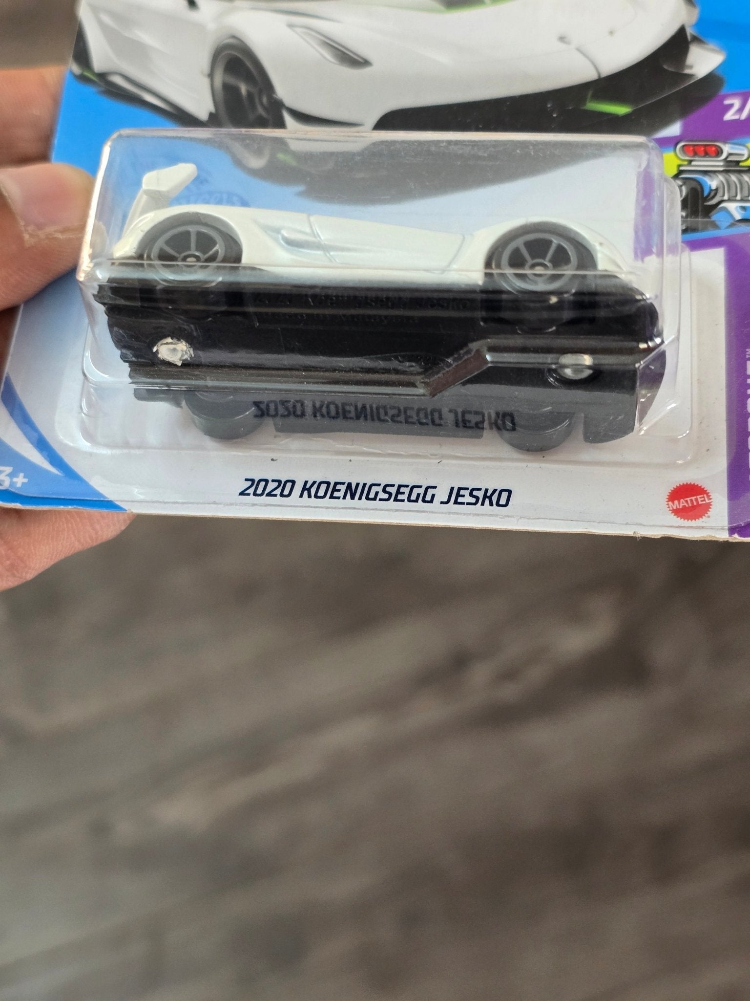 Hot Wheels 2020 Koenigsegg Jesko (White Color) - Kinder Logs