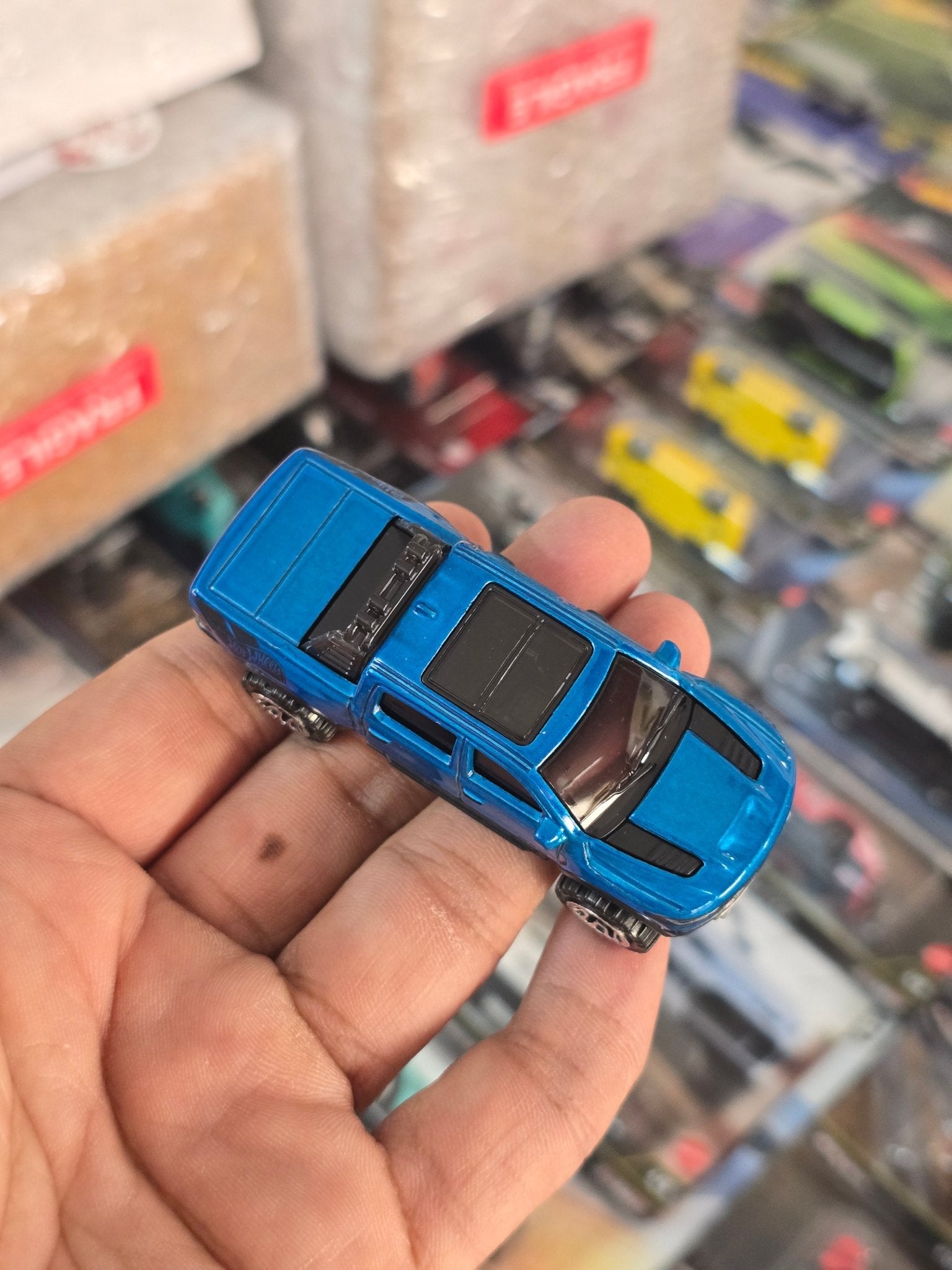 Hot Wheels 2023 Dodge RAM 1500 - Blue (Uncarded) - Kinder Logs