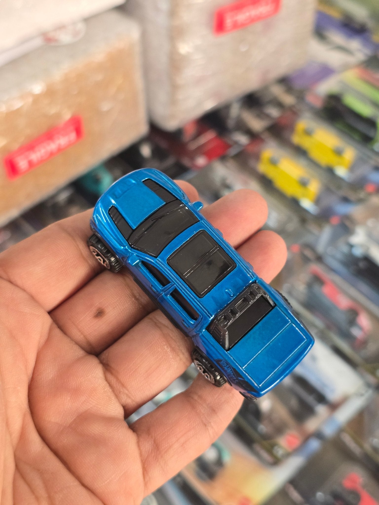 Hot Wheels 2023 Dodge RAM 1500 - Blue (Uncarded) - Kinder Logs