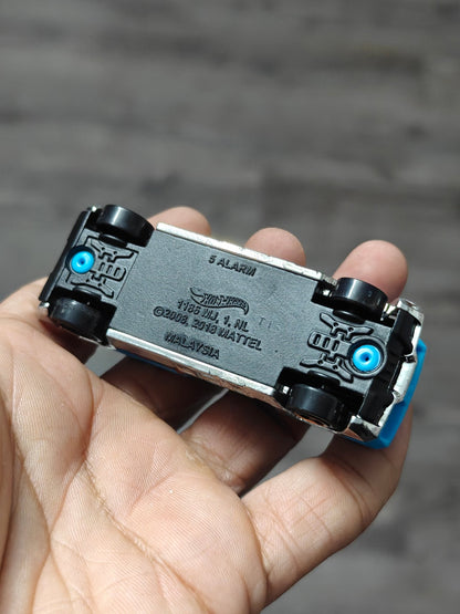 Hot Wheels 5 Alarm Fire Truck (Uncarded - New) - Kinder Logs