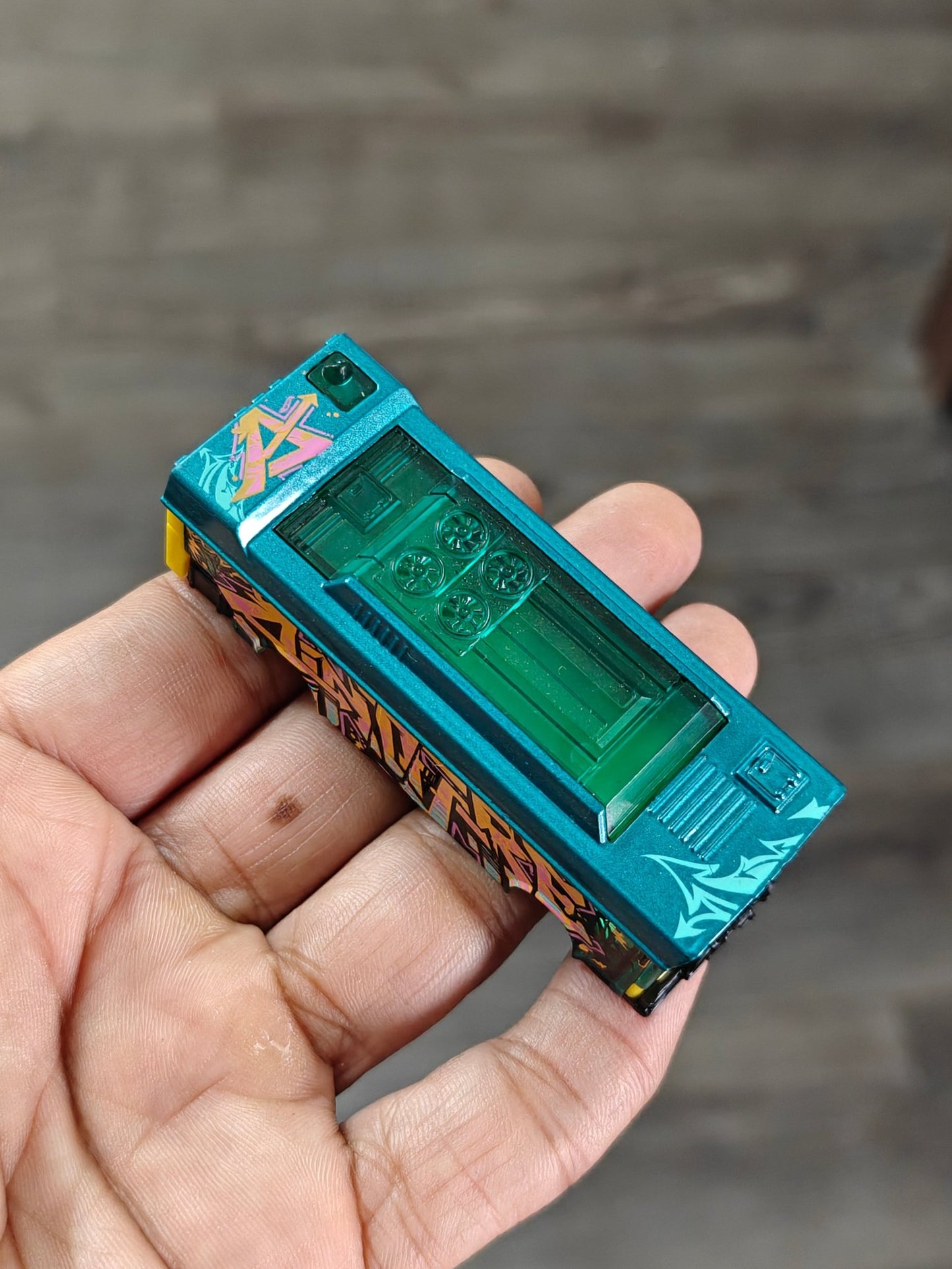 Hot Wheels Ain't Fare Bus 2025 (Uncarded - New) - Kinder Logs