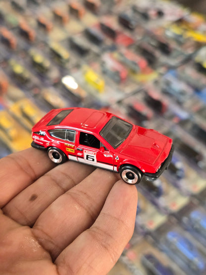 Hot Wheels Alfa Romeo GTV6 3.0 - Red (Uncarded) - Kinder Logs