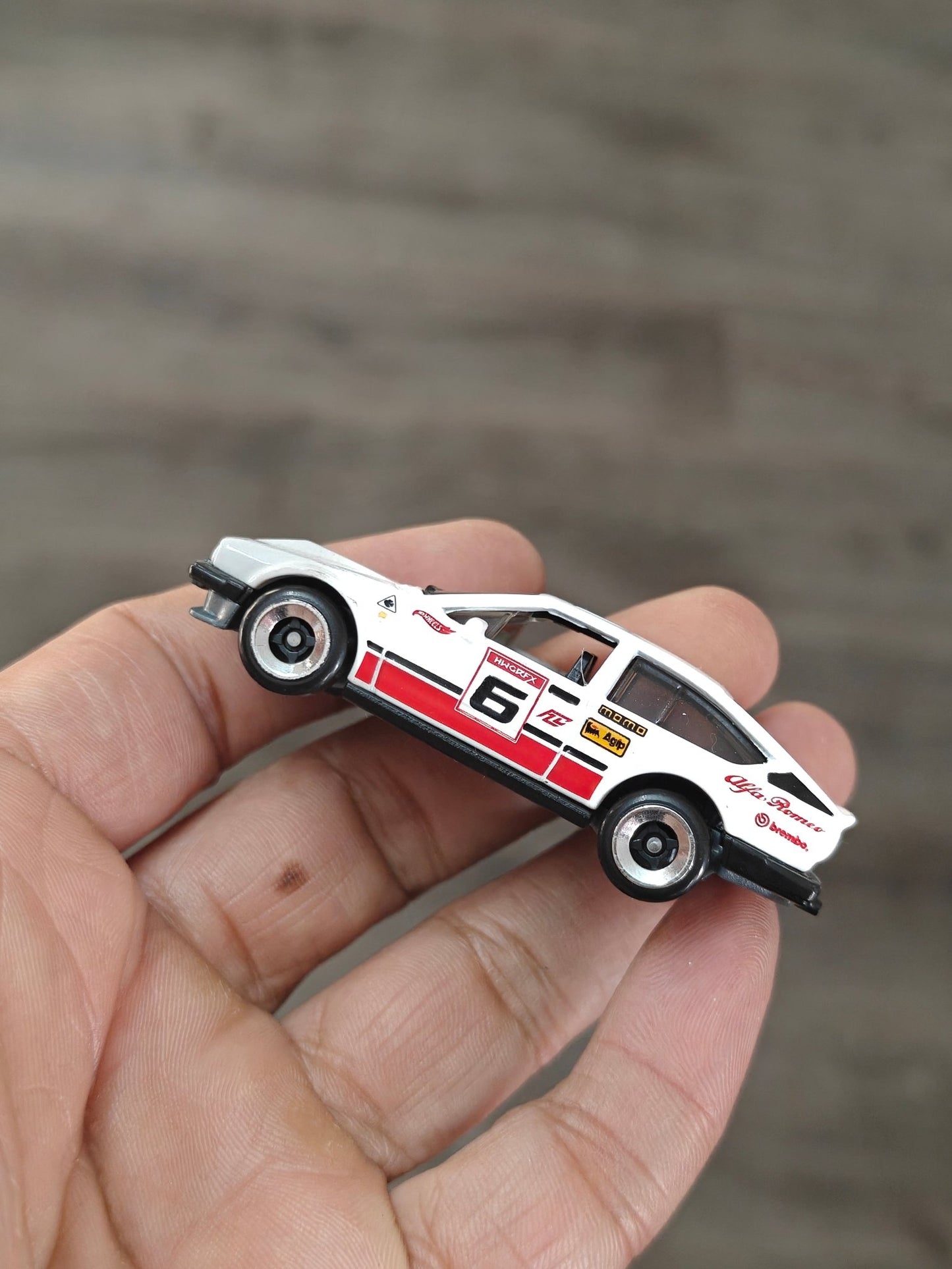 Hot Wheels Alfa Romeo GTV6 3.0 - White (Uncarded - New) - Kinder Logs