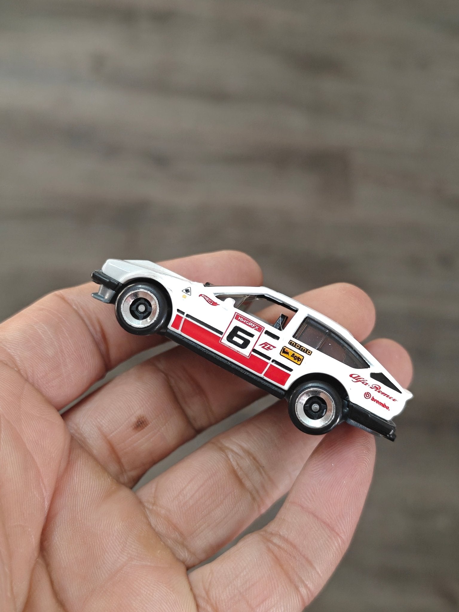 Hot Wheels Alfa Romeo GTV6 3.0 - White (Uncarded - New) - Kinder Logs