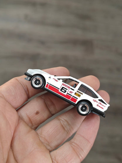 Hot Wheels Alfa Romeo GTV6 3.0 - White (Uncarded - New) - Kinder Logs