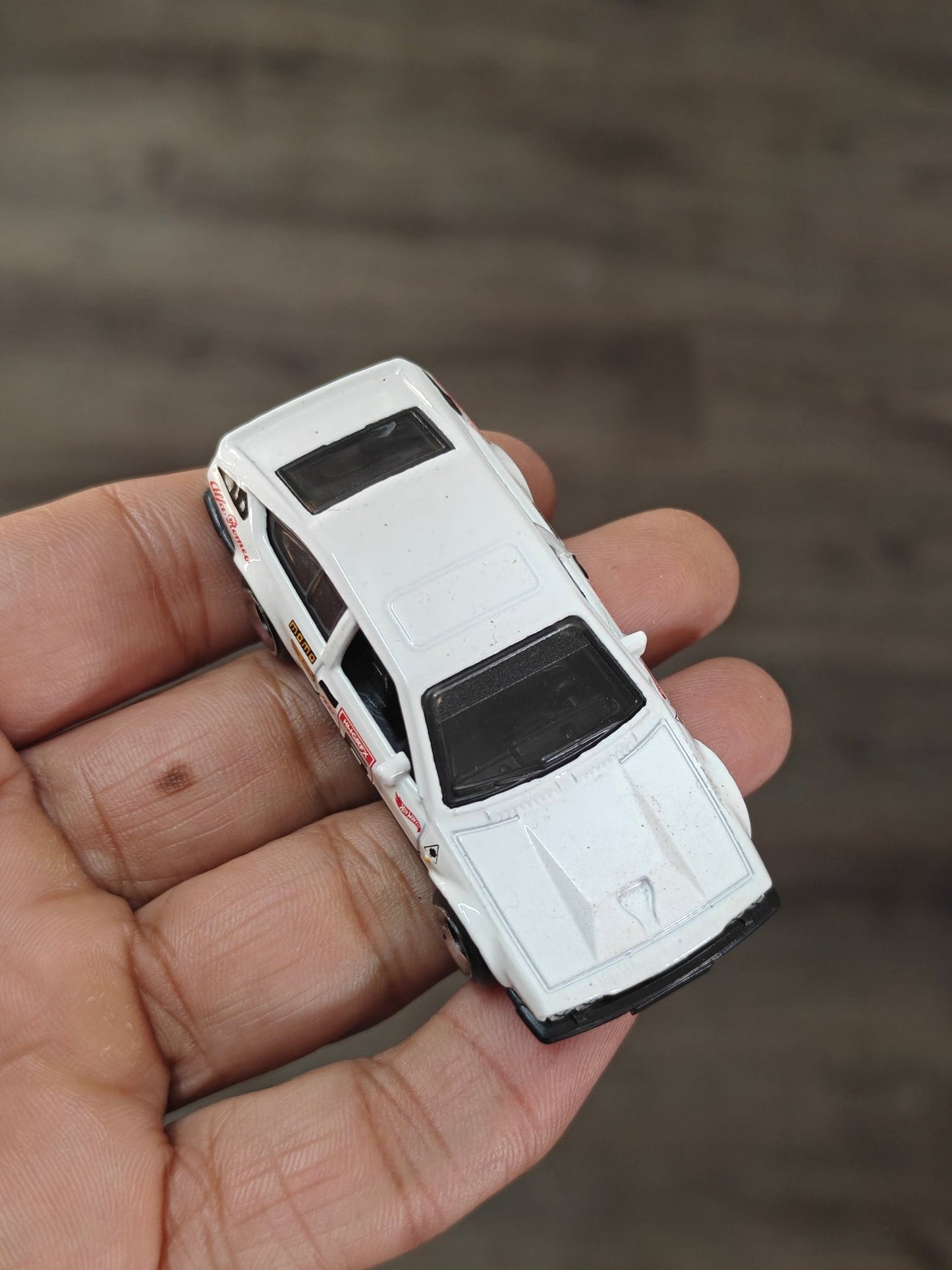 Hot Wheels Alfa Romeo GTV6 3.0 - White (Uncarded - New) - Kinder Logs