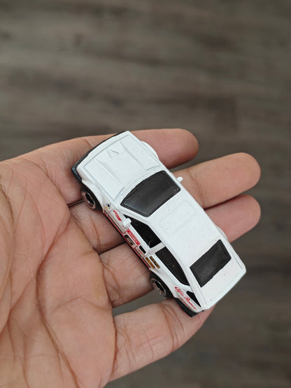 Hot Wheels Alfa Romeo GTV6 3.0 - White (Uncarded - New) - Kinder Logs