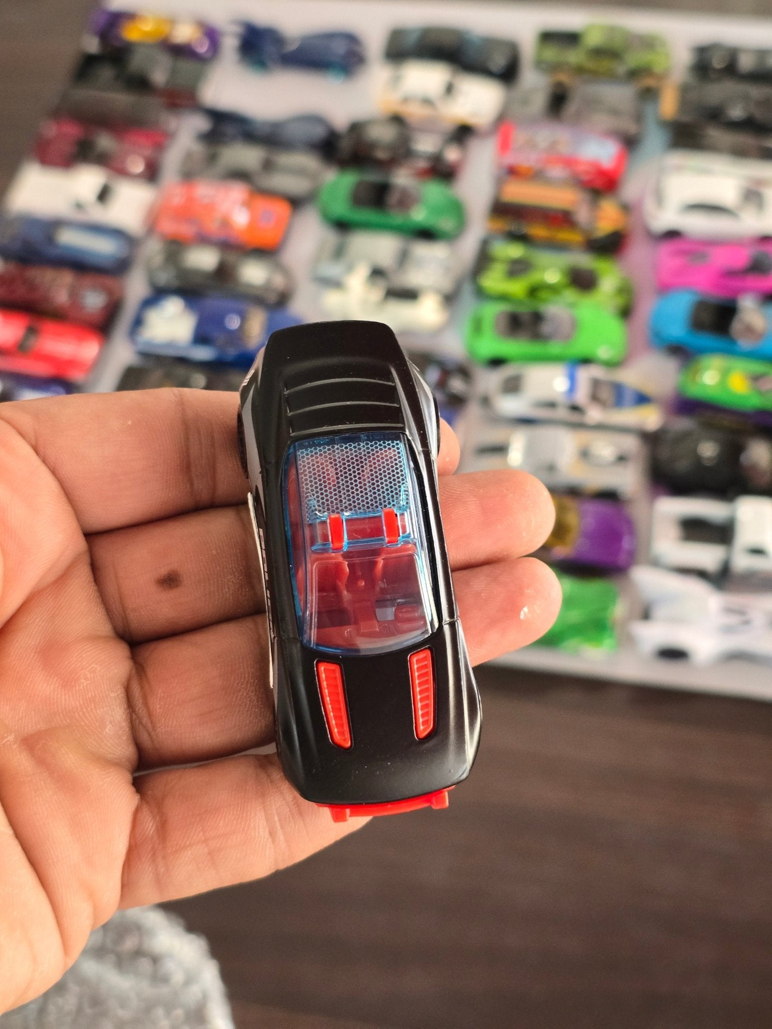 Hot Wheels Alpha Pursuit Police Car - Kinder Logs