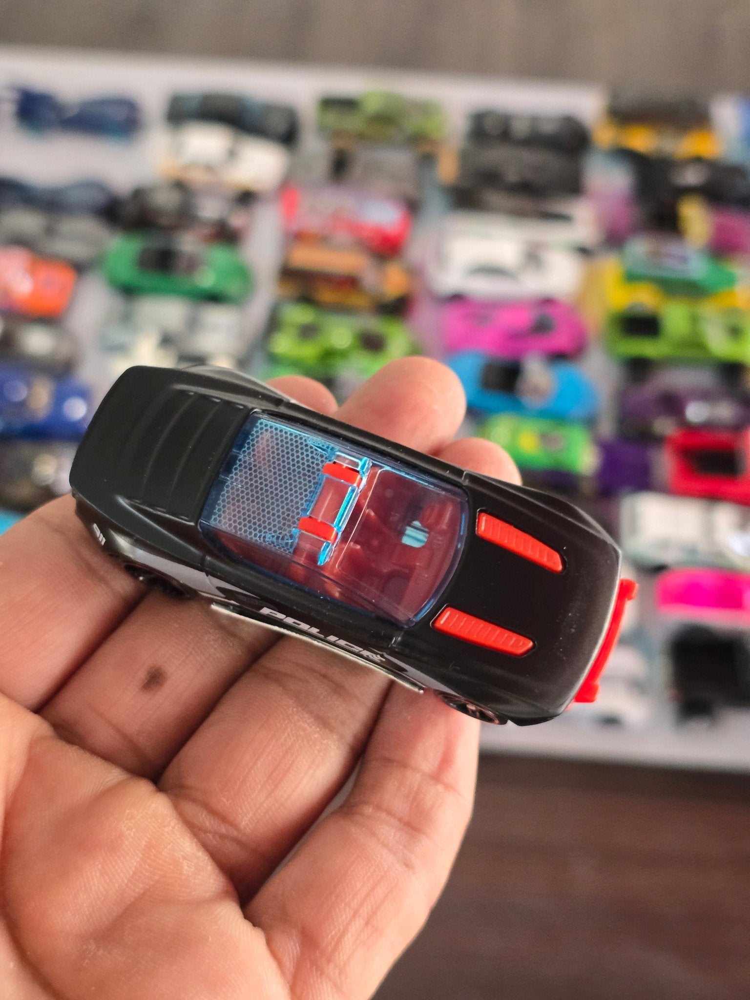 Hot Wheels Alpha Pursuit Police Car - Kinder Logs