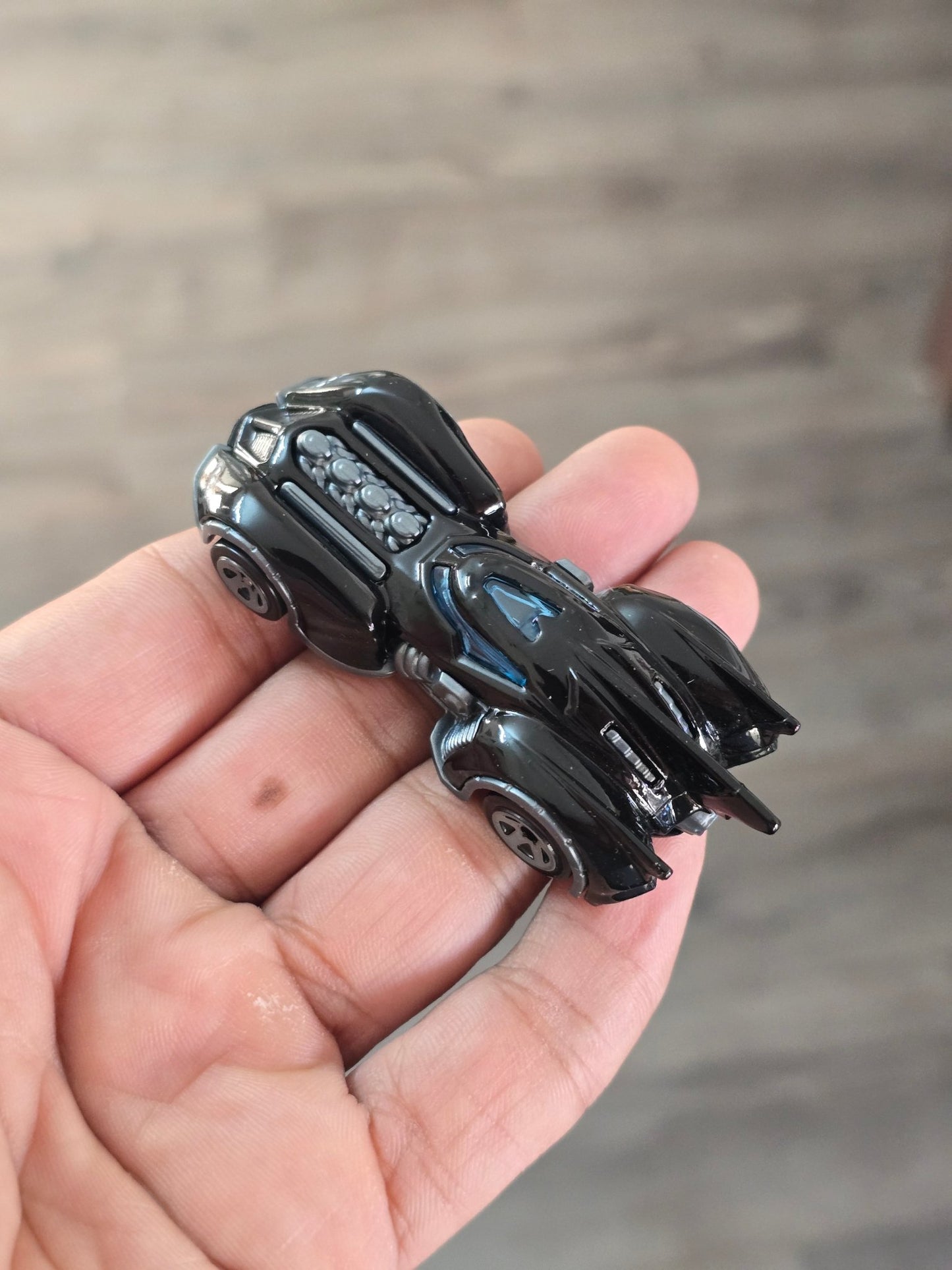 Hot Wheels Arkham Asylum Batmobile 2025 (Uncarded - New) - Kinder Logs