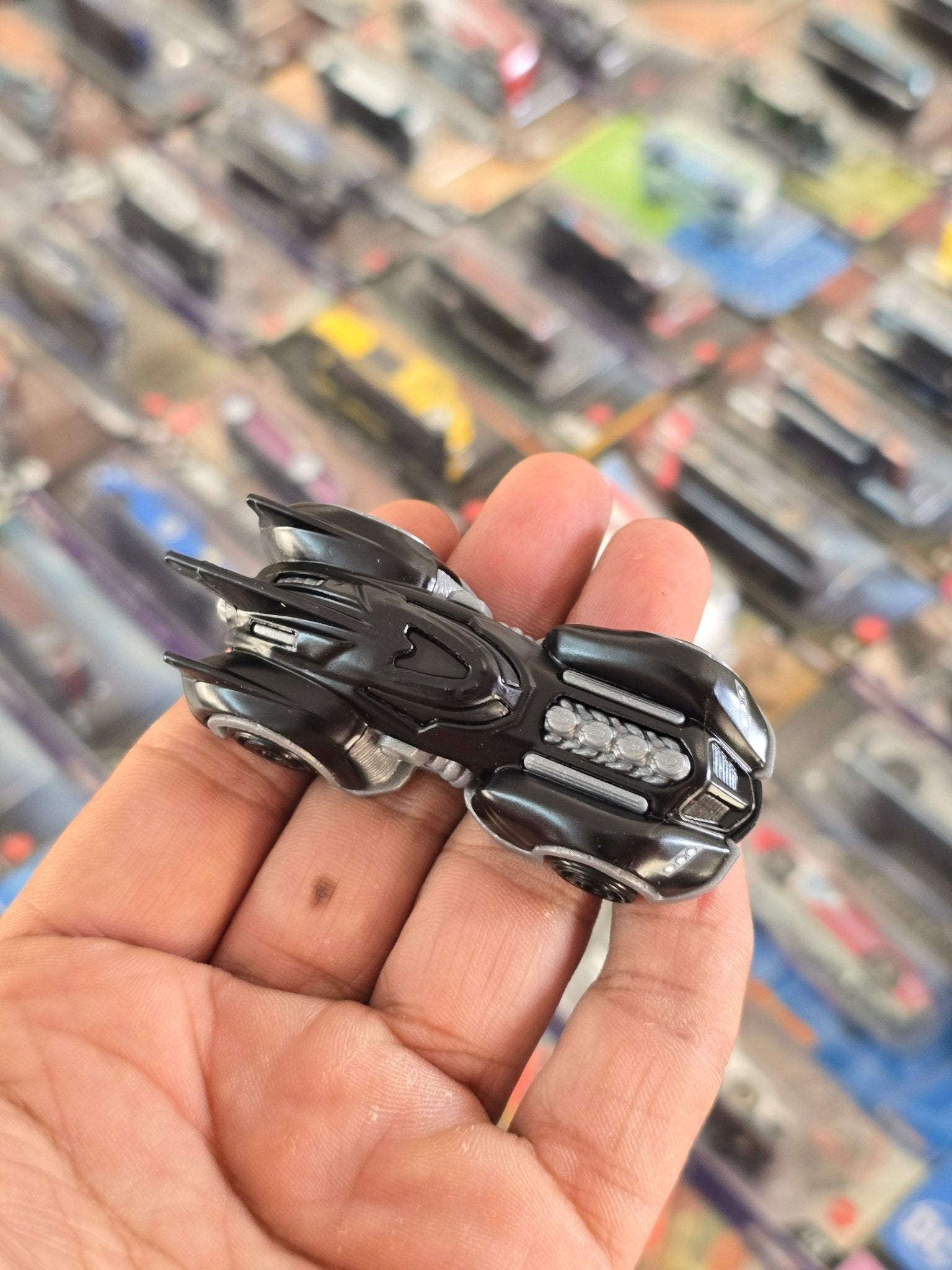 Hot Wheels Arkham Asylum Batmobile (Uncarded) - Kinder Logs