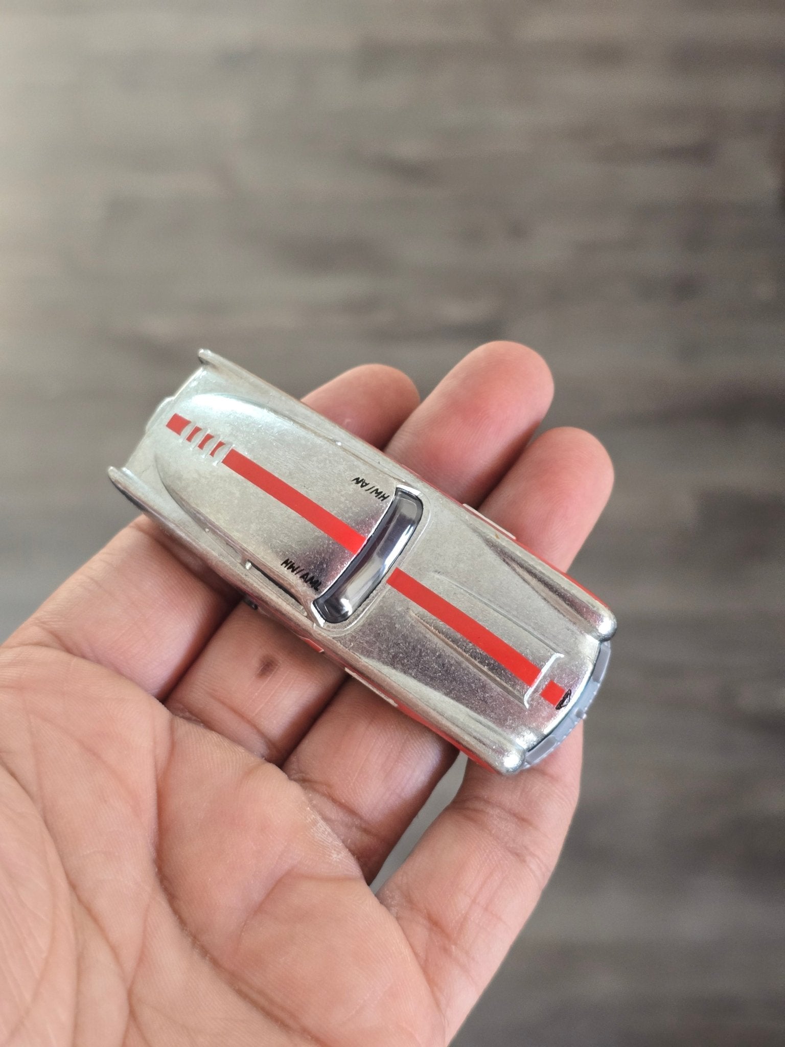 Hot Wheels Aston Martin DB4GT High - Speed Edition (Uncarded - New) - Kinder Logs