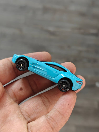 Hot Wheels Aston Martin One - 77 - Blue (Uncarded - New) - Kinder Logs