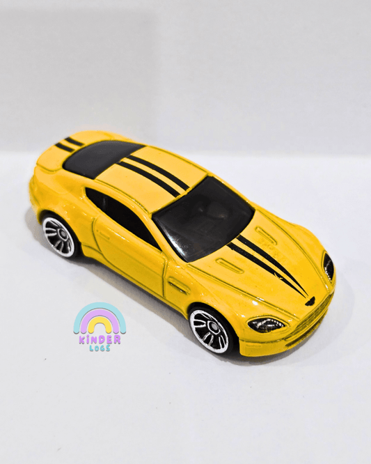 Hot Wheels Aston Martin V8 Vantage (Uncarded) - Kinder Logs