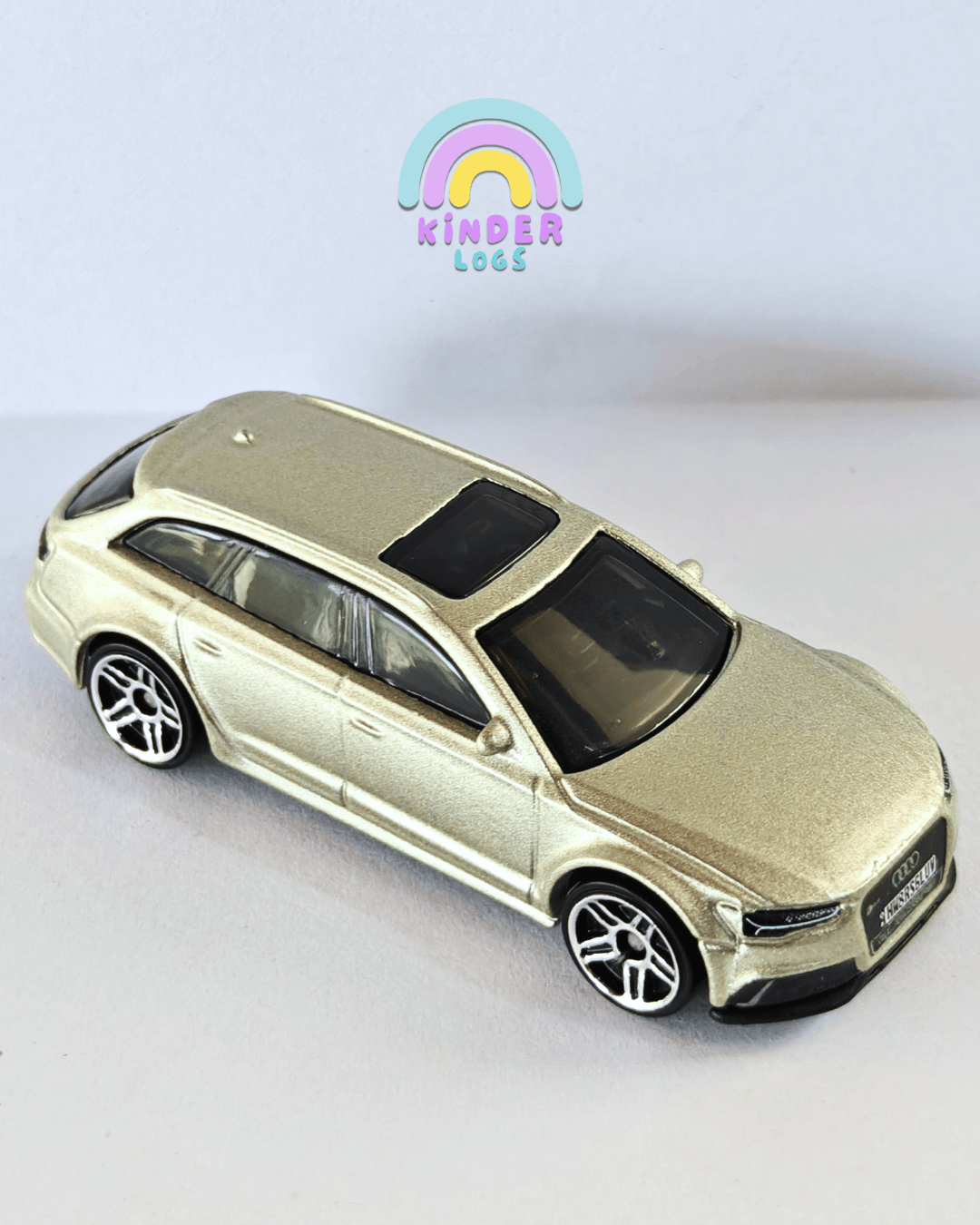 Hot Wheels Audi RS6 Avant - Gold (Uncarded) - Kinder Logs
