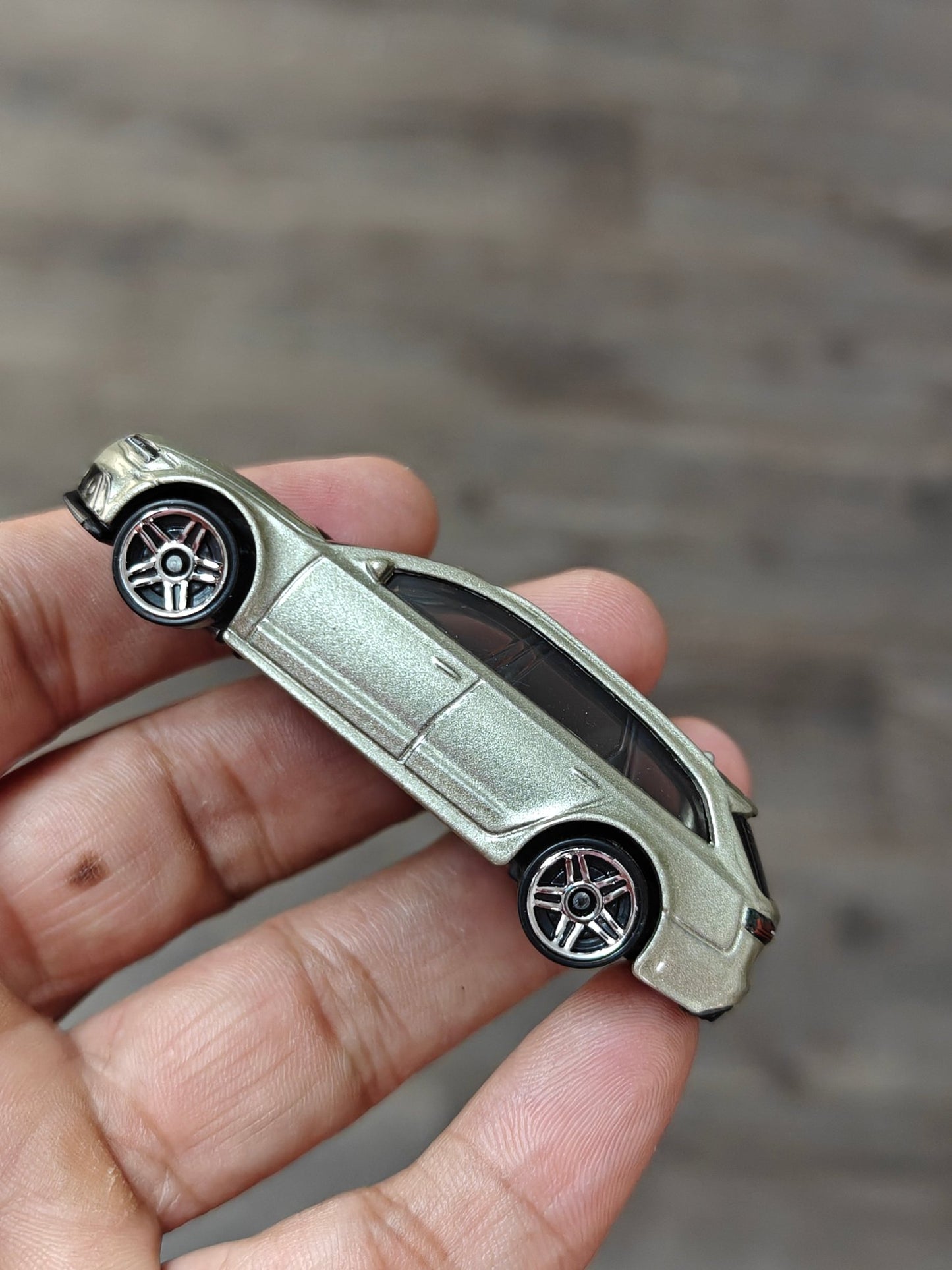 Hot Wheels Audi RS6 Avant - Gold (Uncarded) - Kinder Logs