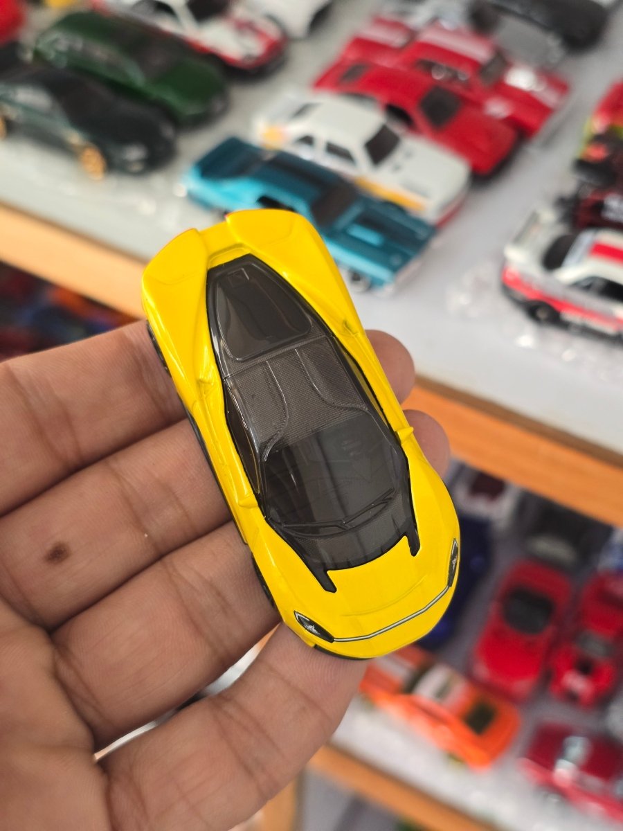 Hot Wheels Automobili Pininfarina Battista - Yellow (Uncarded) - Kinder Logs