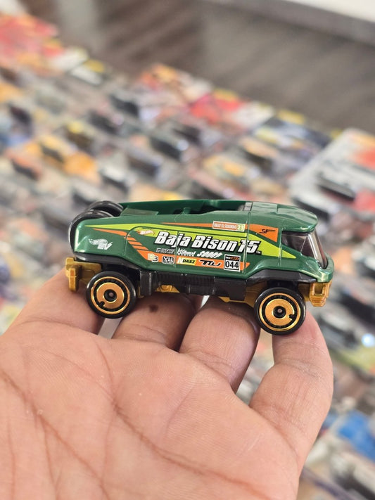 Hot Wheels Baja Bison T5 (Uncarded) - Kinder Logs