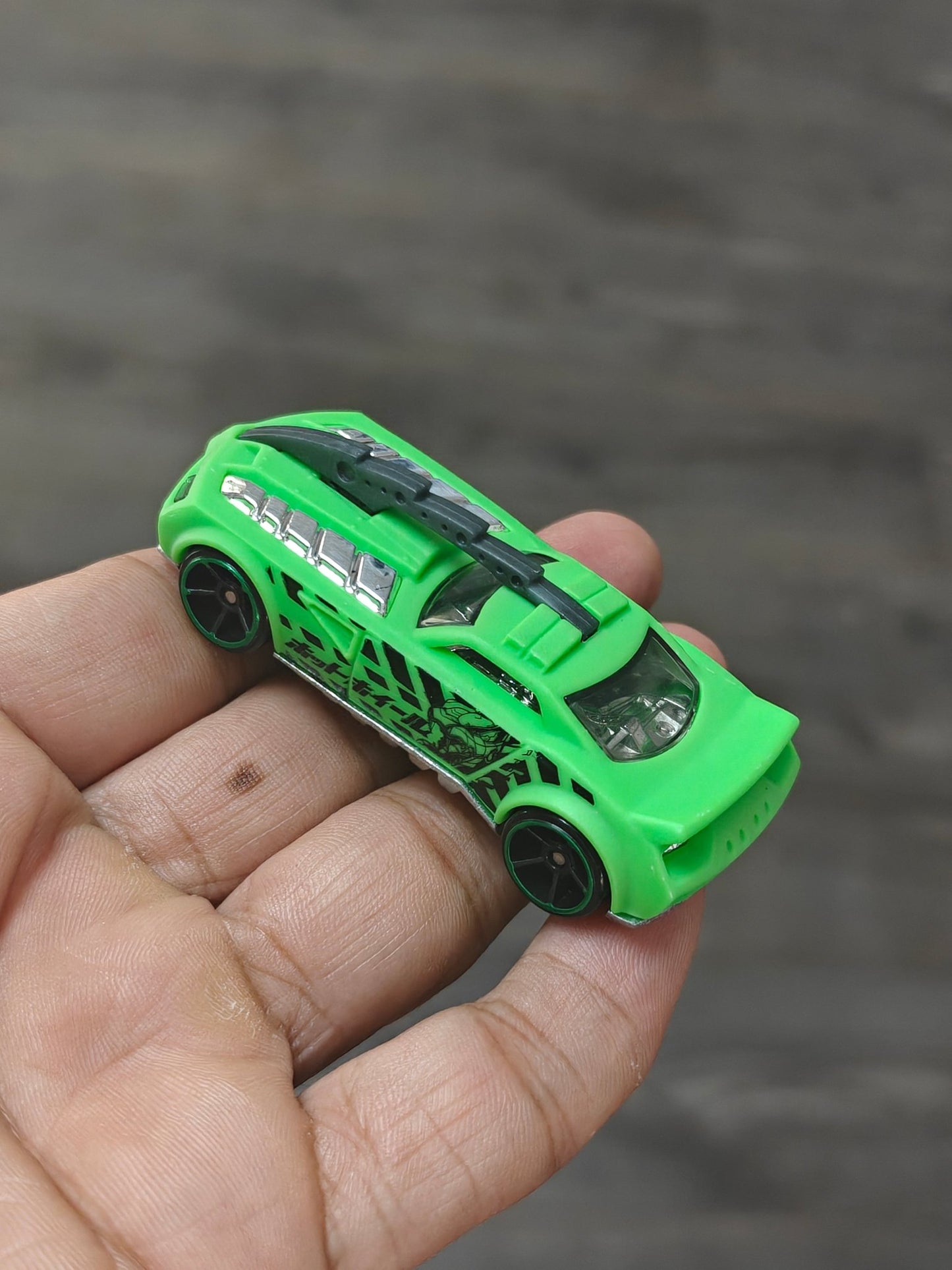 Hot Wheels Barbaric - Color Shifters (Uncarded) - Kinder Logs