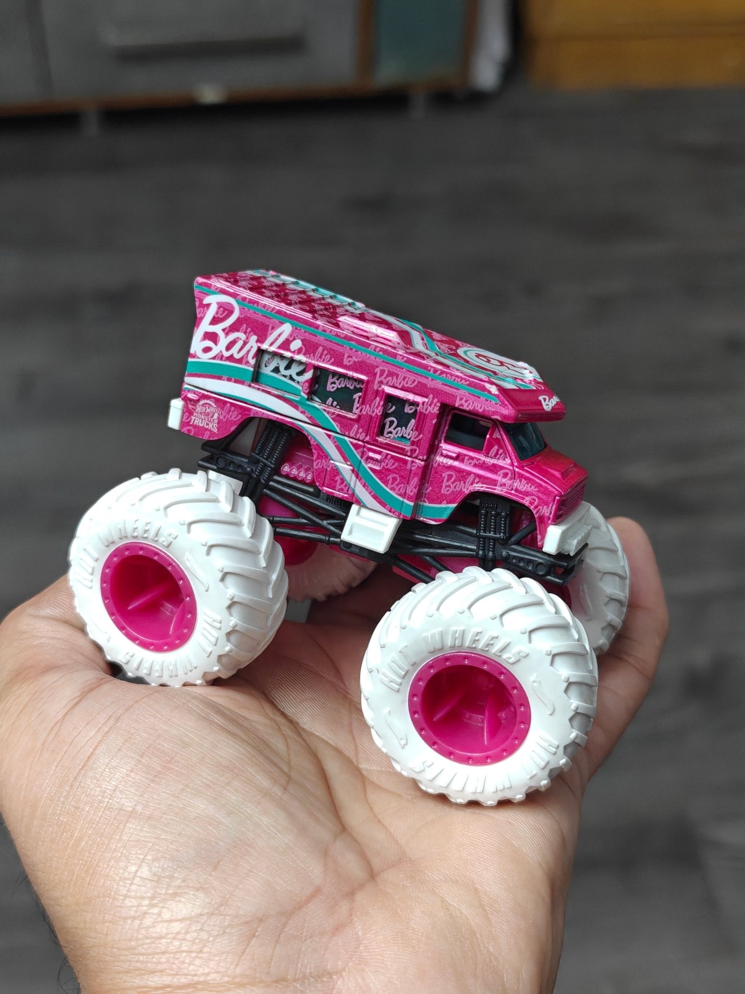Hot Wheels Barbie Monster Truck (Uncarded - New) - Kinder Logs