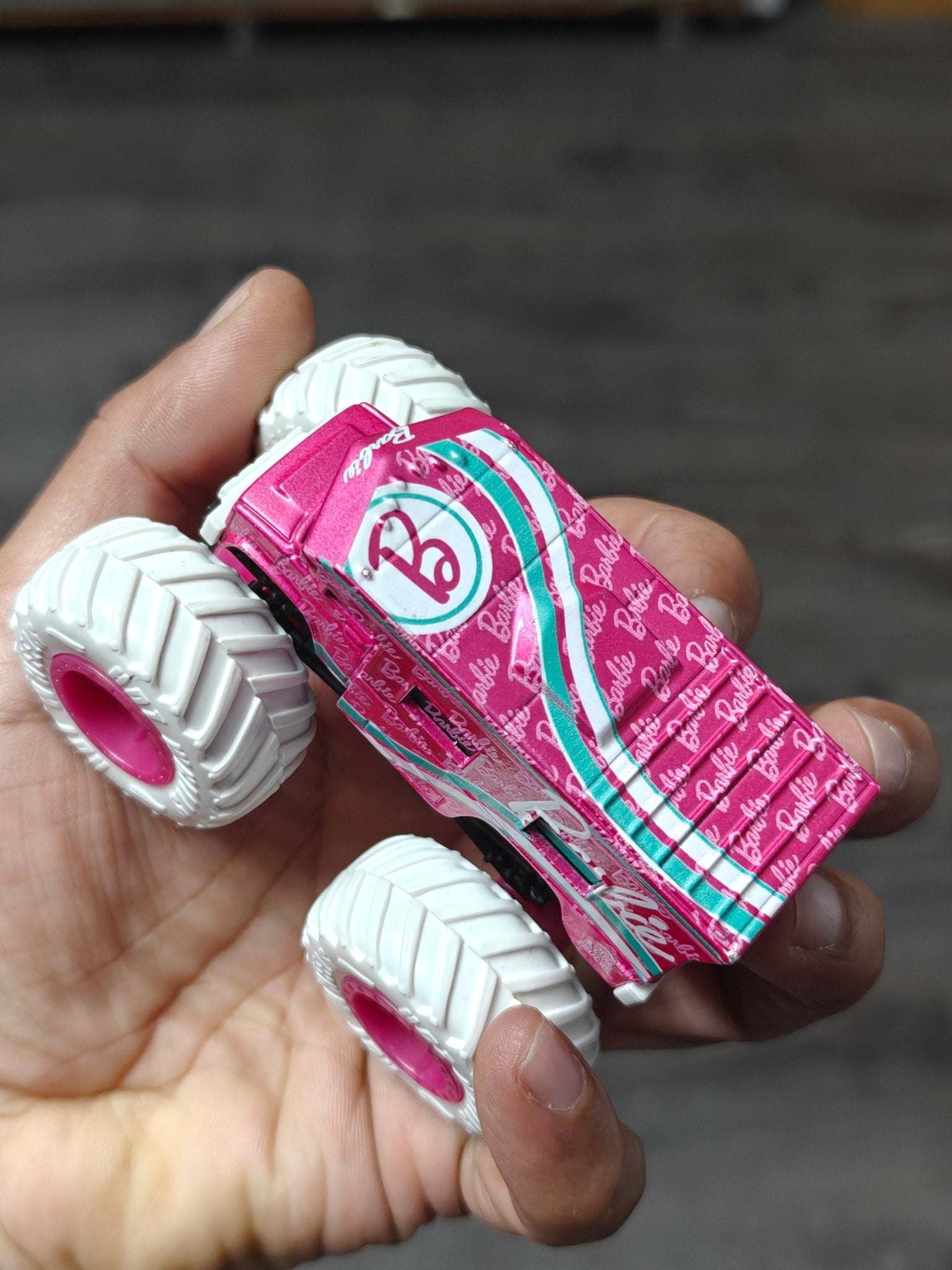 Hot Wheels Barbie Monster Truck (Uncarded - New) - Kinder Logs