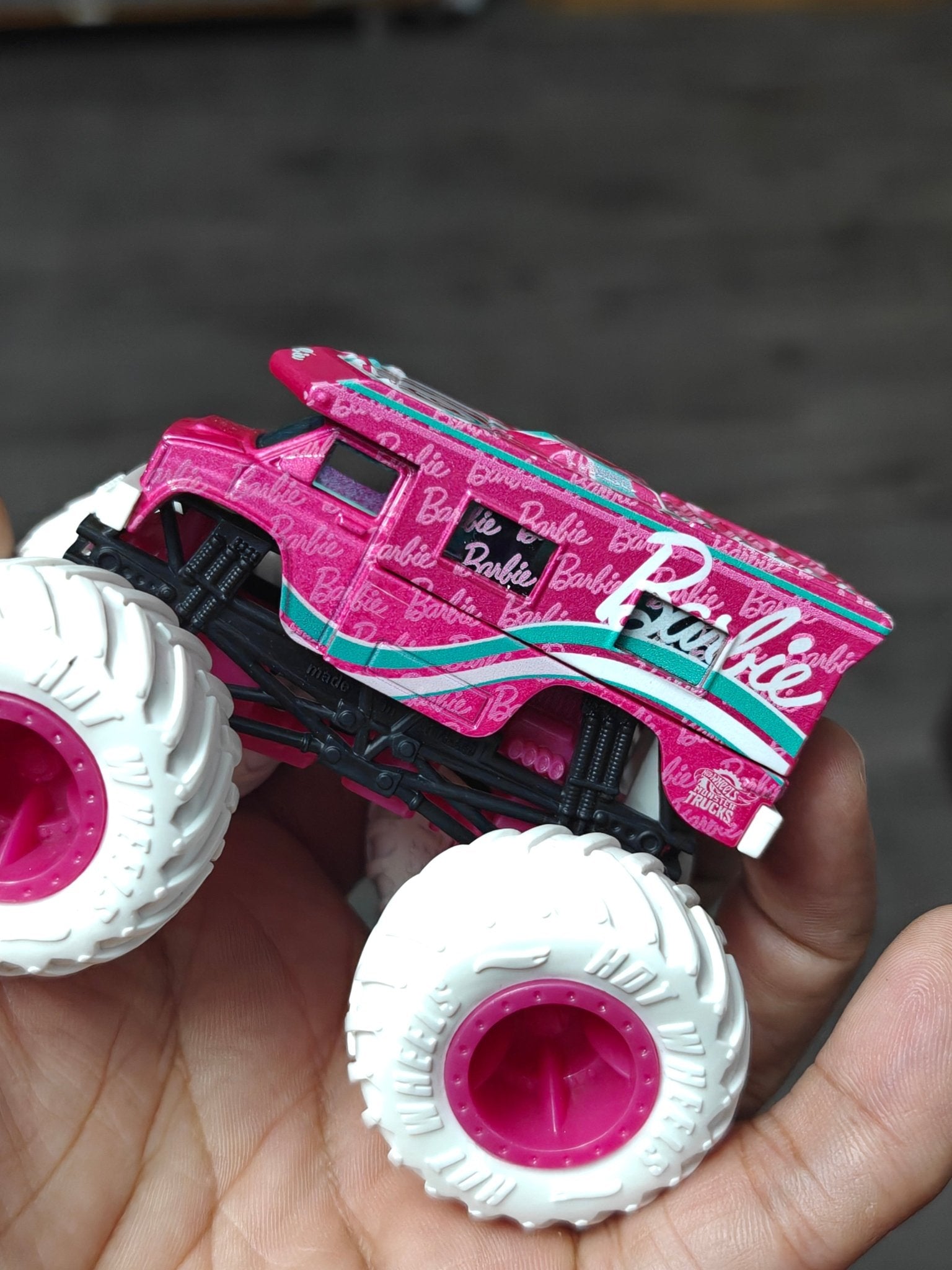 Hot Wheels Barbie Monster Truck (Uncarded - New) - Kinder Logs